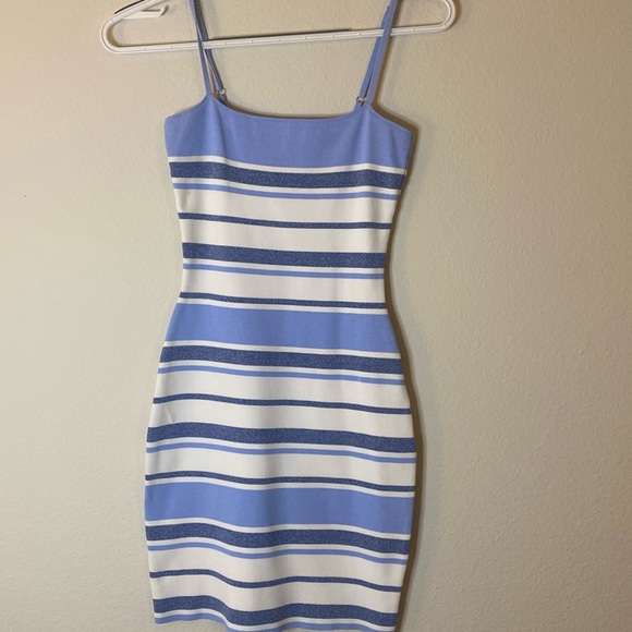 Superdown Dress - Picture 2 of 2